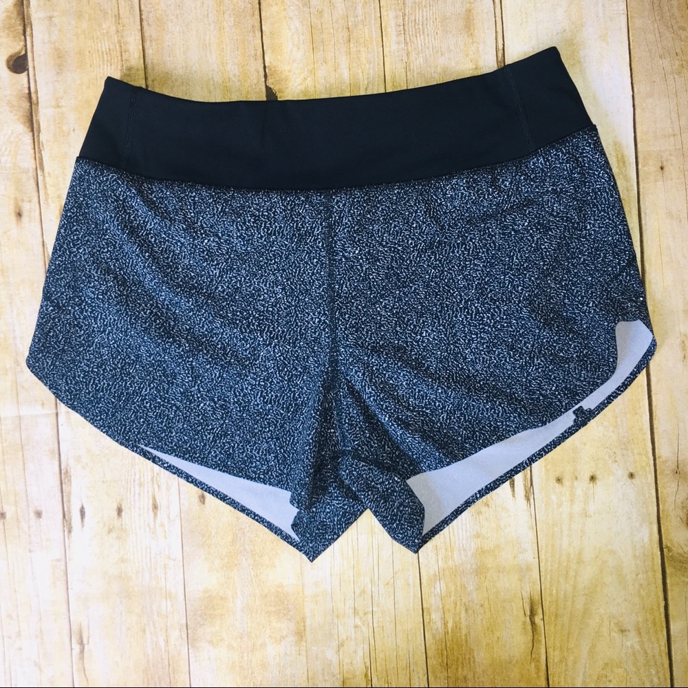 Athleta Run With It Short- 3”